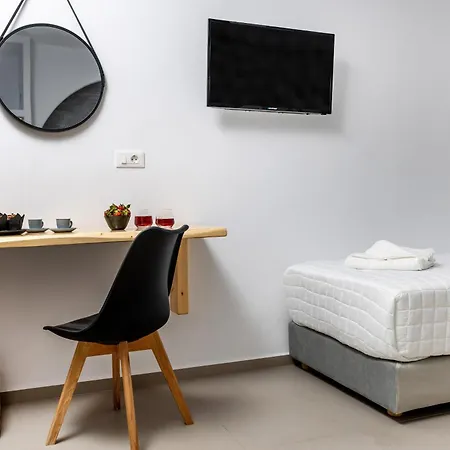 Alenor Hotel